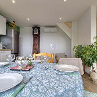 Gîte les volets bleus - MONTAGNIEU