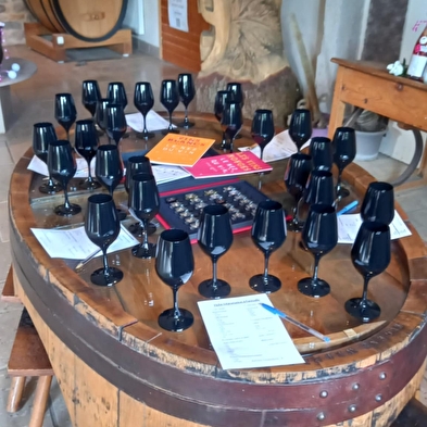 Immersive Erfahrung mit schwarzen Gläsern