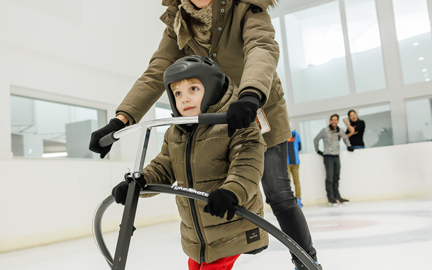 Multi-Spiel-Morgen auf der Eisbahn