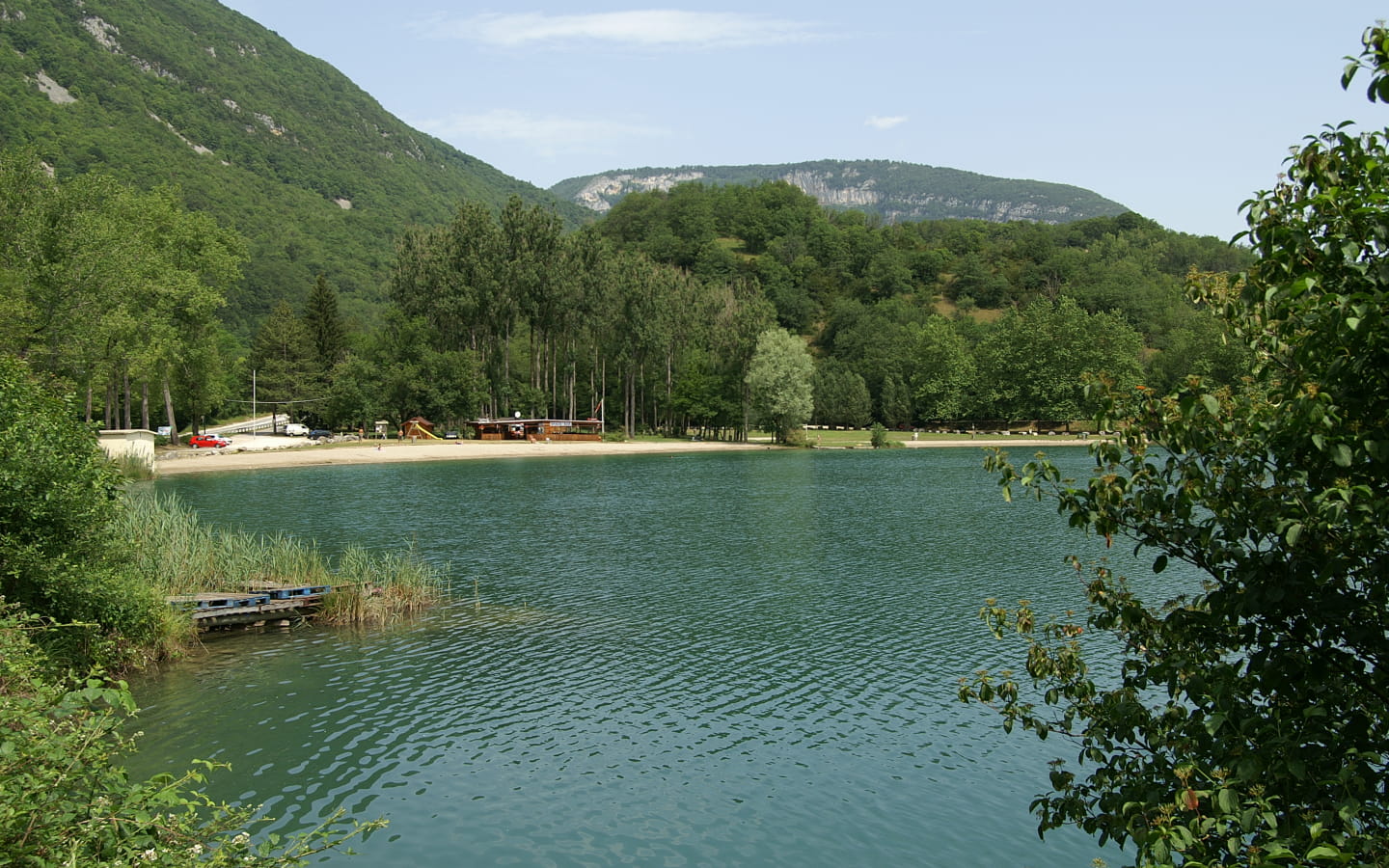 Baignade au lac de Virieu-le-Grand