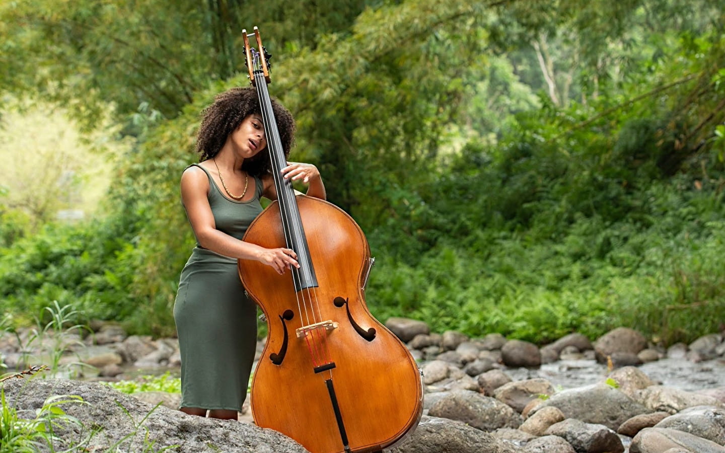 La fraternelle - Konzert: Sélène Saint-Aimé Trio + Julie Campiche 4tet