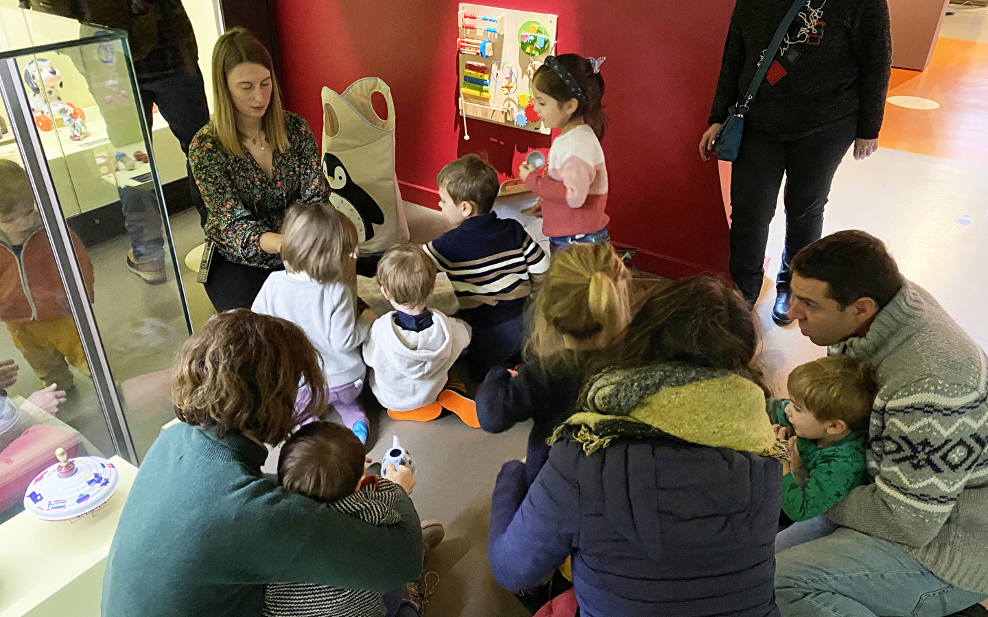 Märchenhafter Spaziergang 'Eisbären im Museum'.