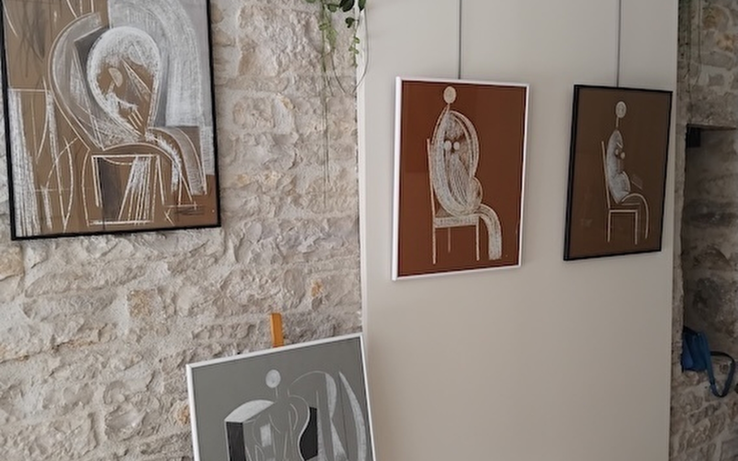 Ausstellung von Zeichnungen, Kohle, Kreide und Pastellkreide von Christian Lopez