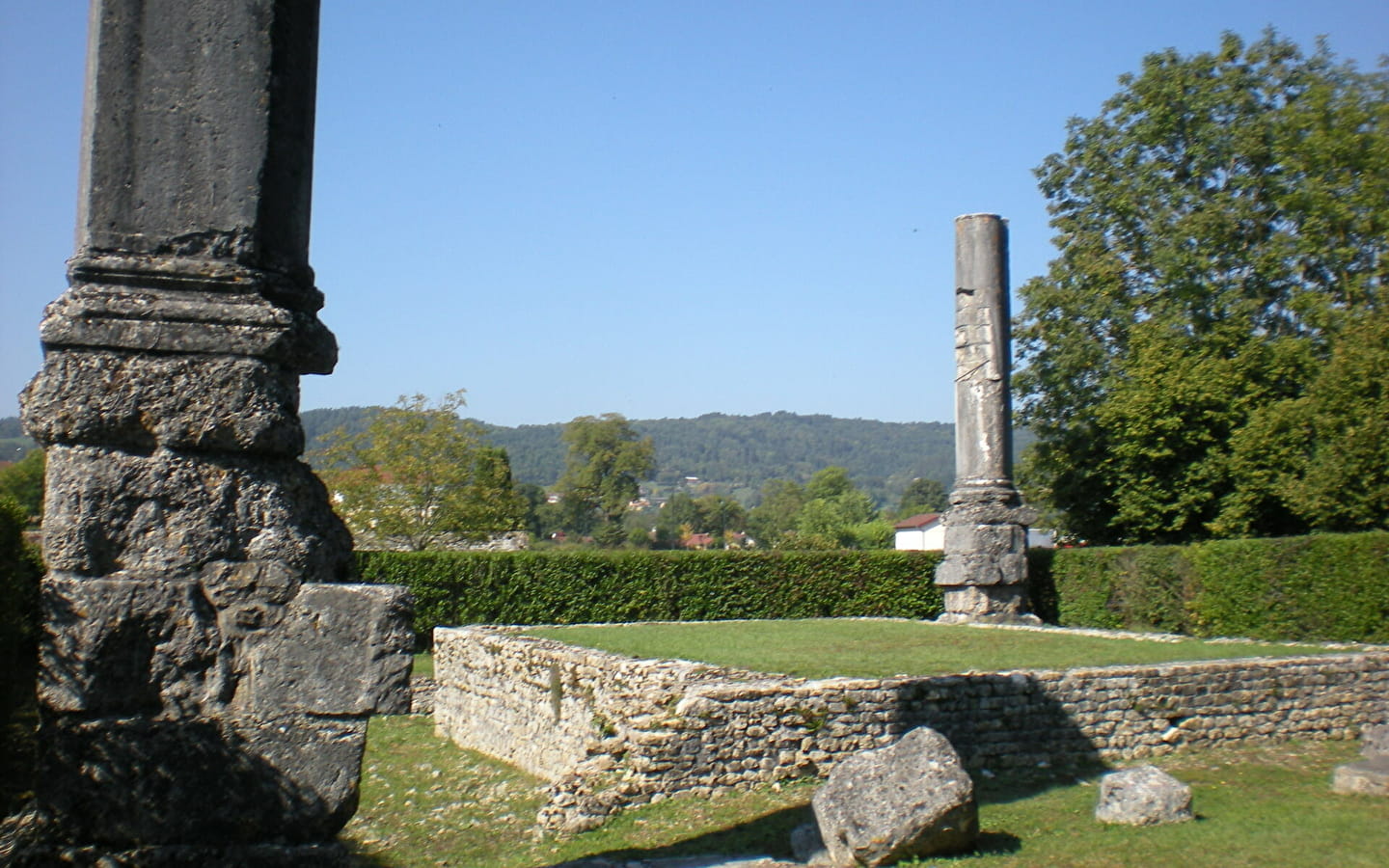 Vestiges du temple gallo-romain d'Izernore