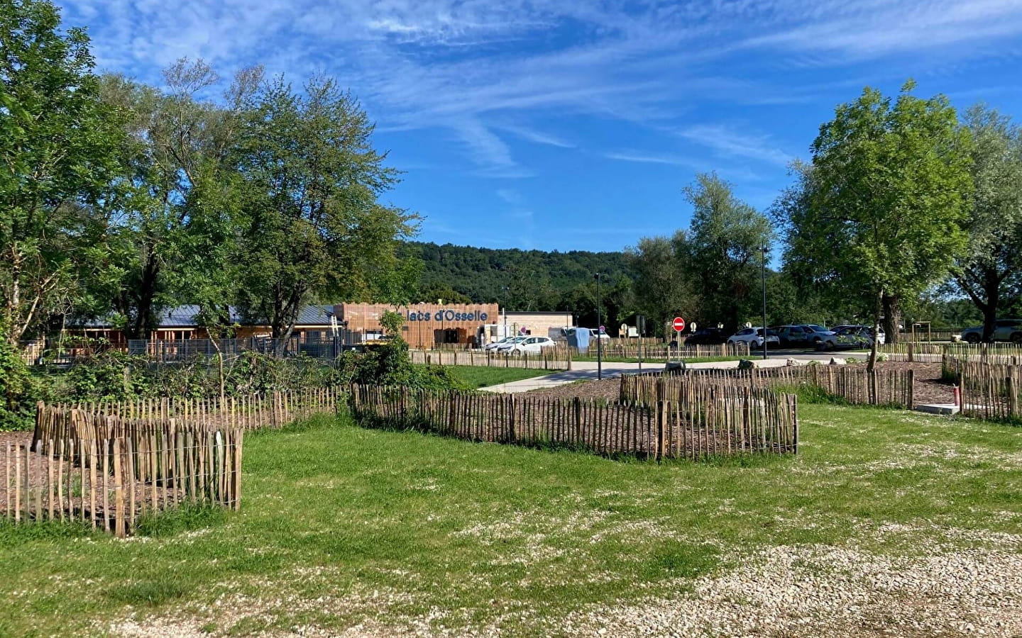 Aire de camping-cars - Plage d'Osselle