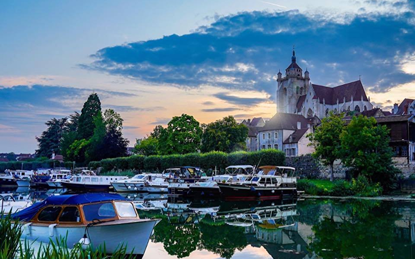 Location de bateaux électriques : Une Belle Aventure