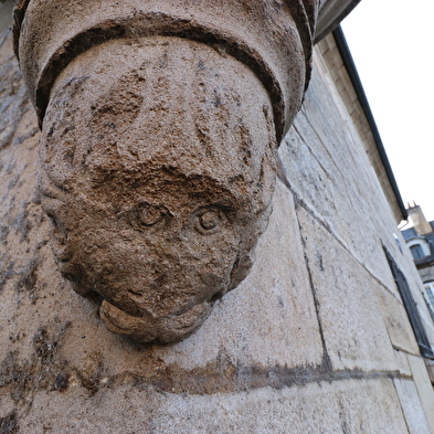 Maison à Tourelle