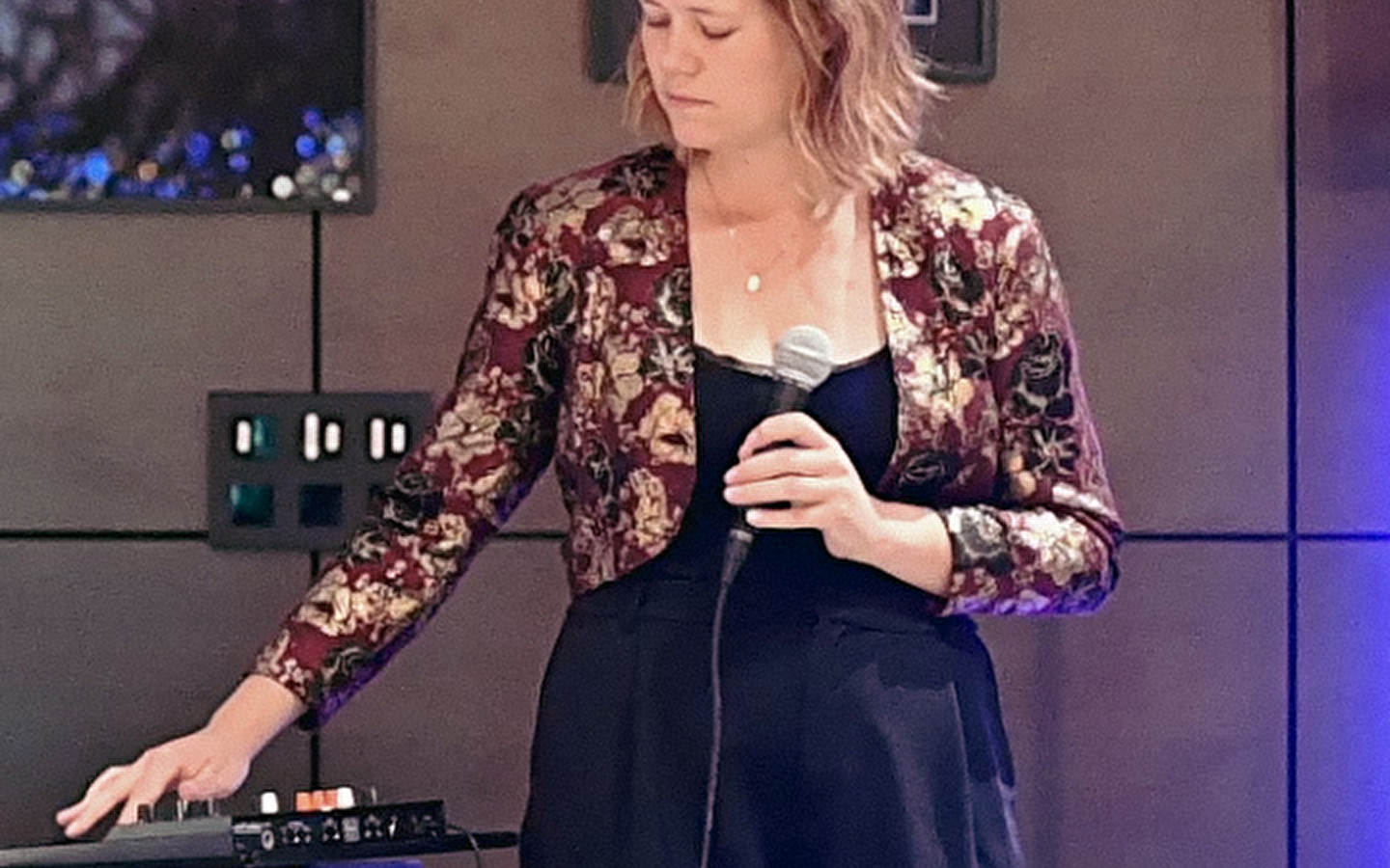 Intimes Klavier-/Gesangskonzert Julie Castaing