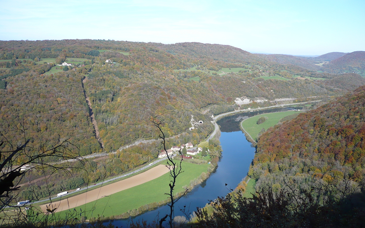 Circuit de randonnee pedestre - la vallee du doubs