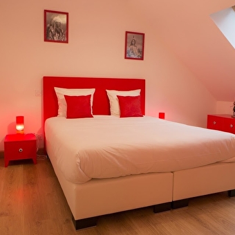 Les Gîtes de l'Orée du Bois - Nuage Rouge - BOUSSIERES