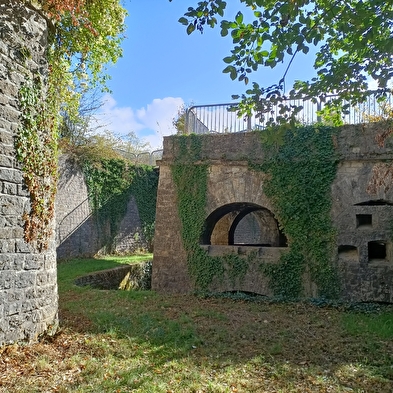 Rundgang durch das Fort Lachaux