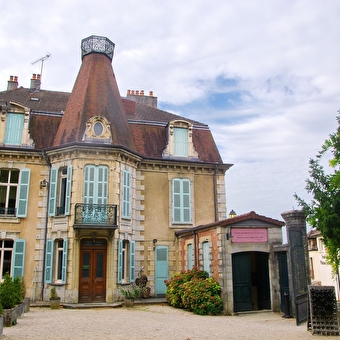 Poligny und Arbois, Hauptstädte der Comté und der Weine des Jura -