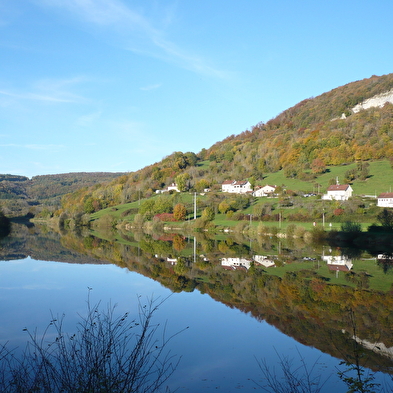 Circuit de randonnee pedestre - la vallee du doubs