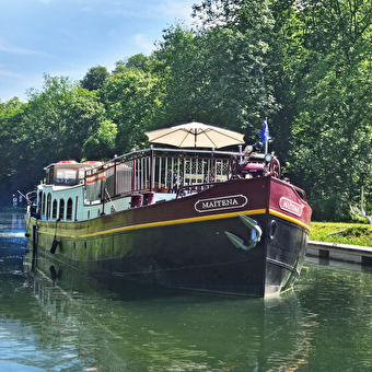Mini-Kreuzfahrt um Dole: Luxus und Gelassenheit auf einem privaten Hausboot -