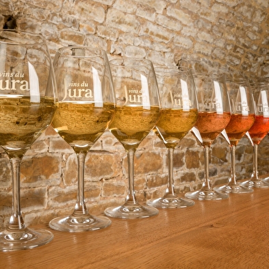 Poligny und Arbois, Hauptstädte der Comté und der Weine des Jura