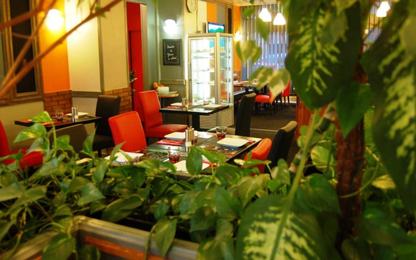 Au Zest Urban Restaurant