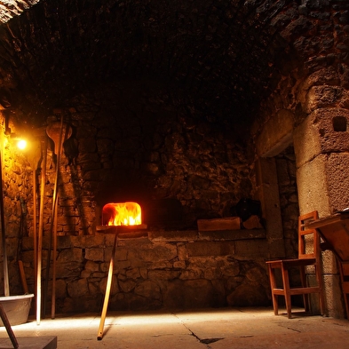Einschießen der Brote und Brioches - Ecomusée maison Michaud