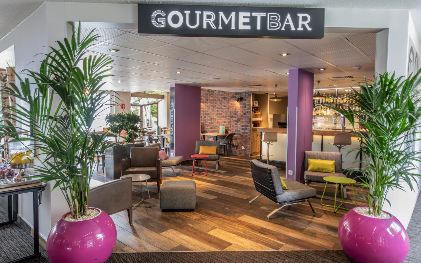 Gourmet bar