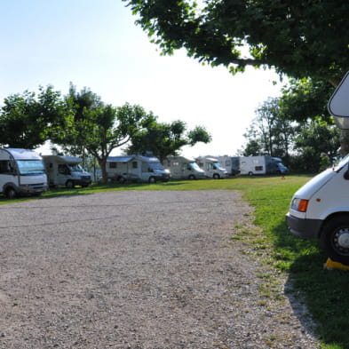 Aire de stationnement camping-car, caravanes et tentes