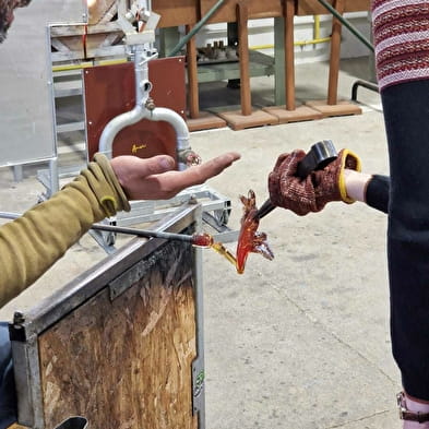 Atelier découverte : Souffle et sculpte ton propre objet en verre