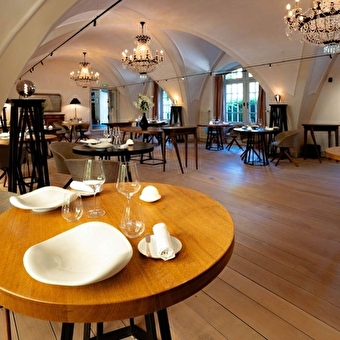 Restaurant gastronomique au château de Germigney - PORT-LESNEY