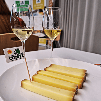 Entdeckung der Akkorde von Comté und Jura-Weinen 