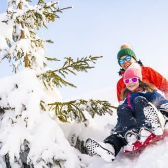 Erster Aufenthalt im Schnee in der Station der Rousses -