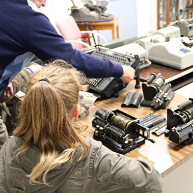 Besuch des Museums für Mechanografie