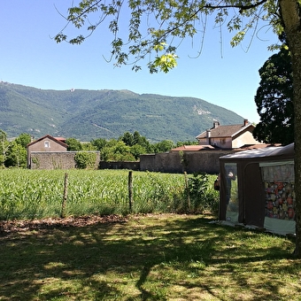 Camping 'Les Erables' - CHAMPAGNE-EN-VALROMEY
