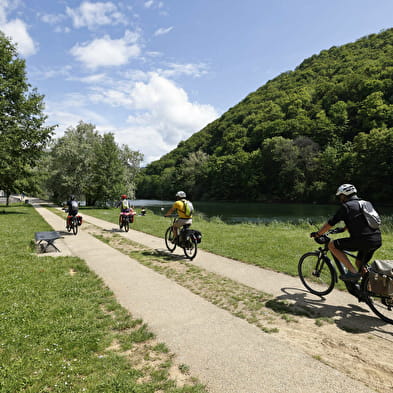 En vélo sur la route des Horlogers
