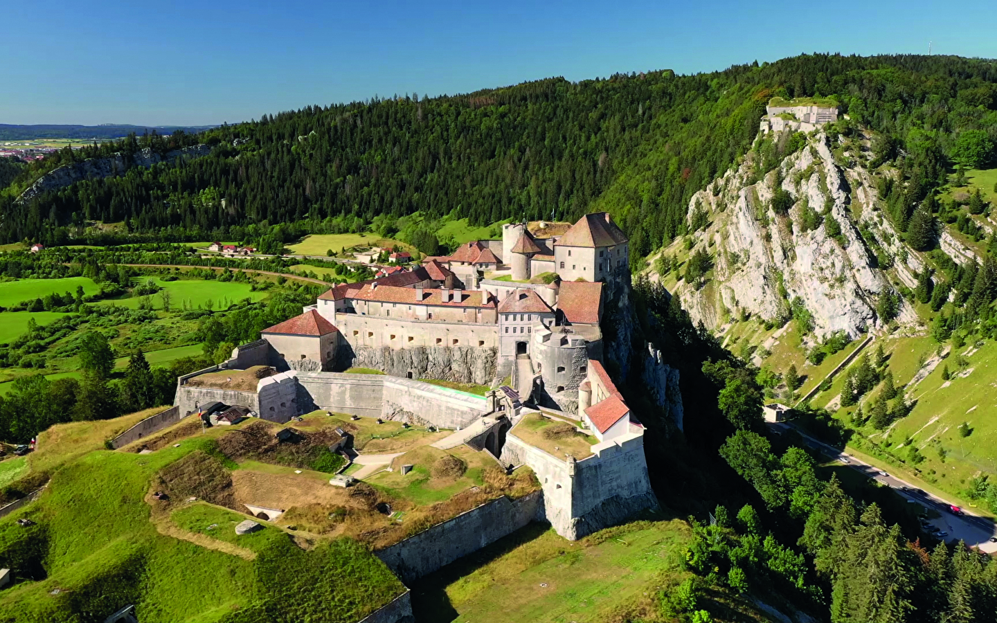 Der ungewöhnliche Doubs, im Herzen der Jura-Berge