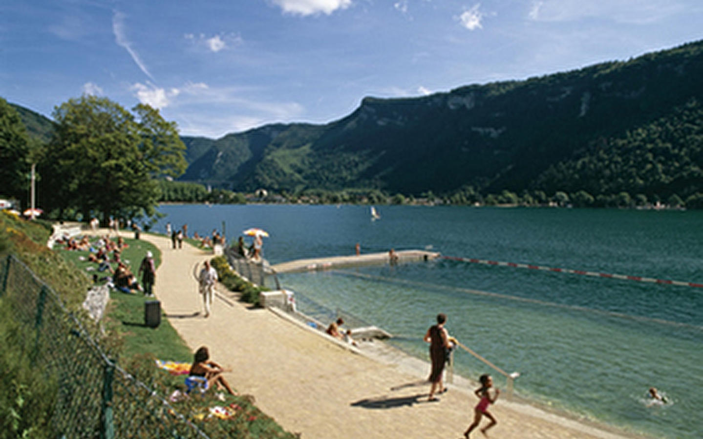 Baignade au lac de Nantua