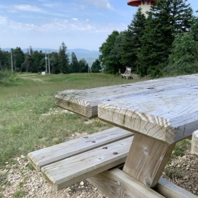 Aire de pique-nique au sommet de Planachat