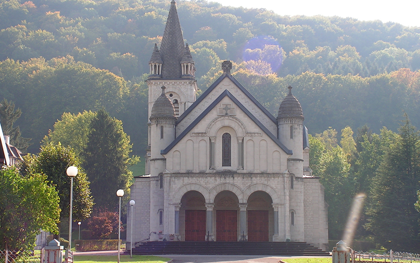 Besuch der Basilika Ste Jeanne d'Antide