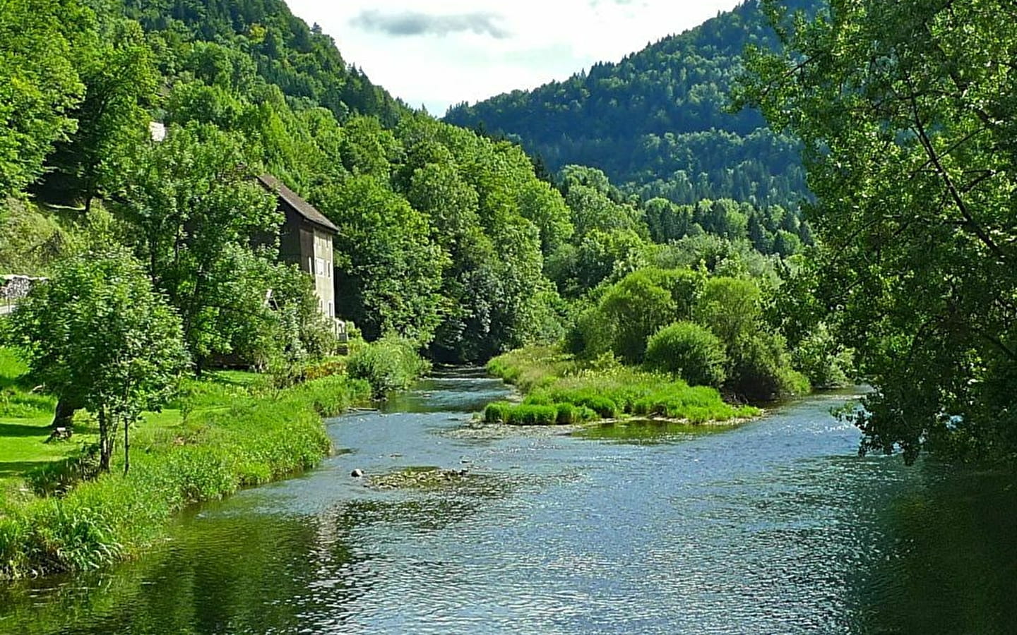 Am Doubs entlang von Châtelot nach Saint Ursanne
