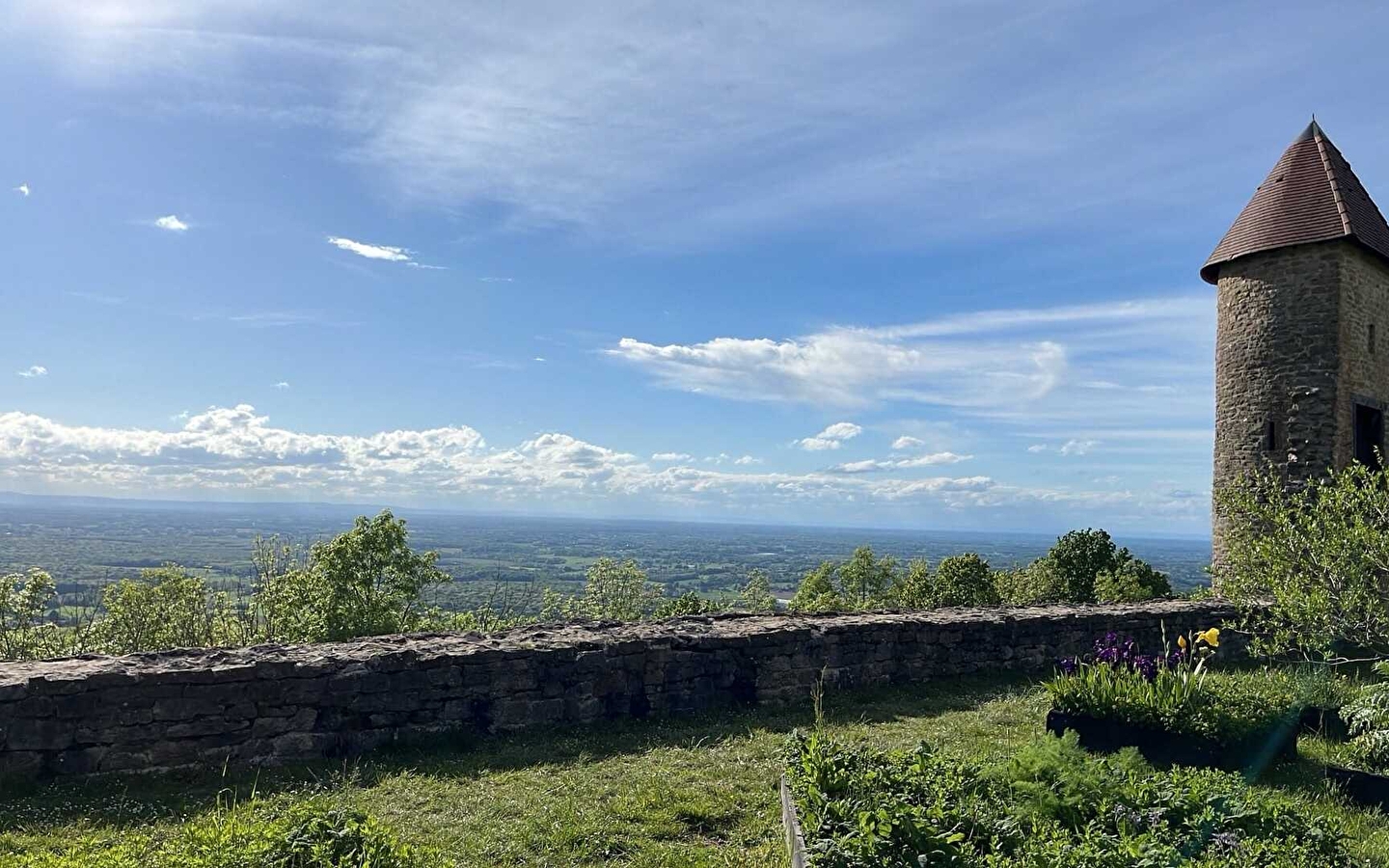 Frühjahrsarbeitseinsatz im Château de Chevreaux