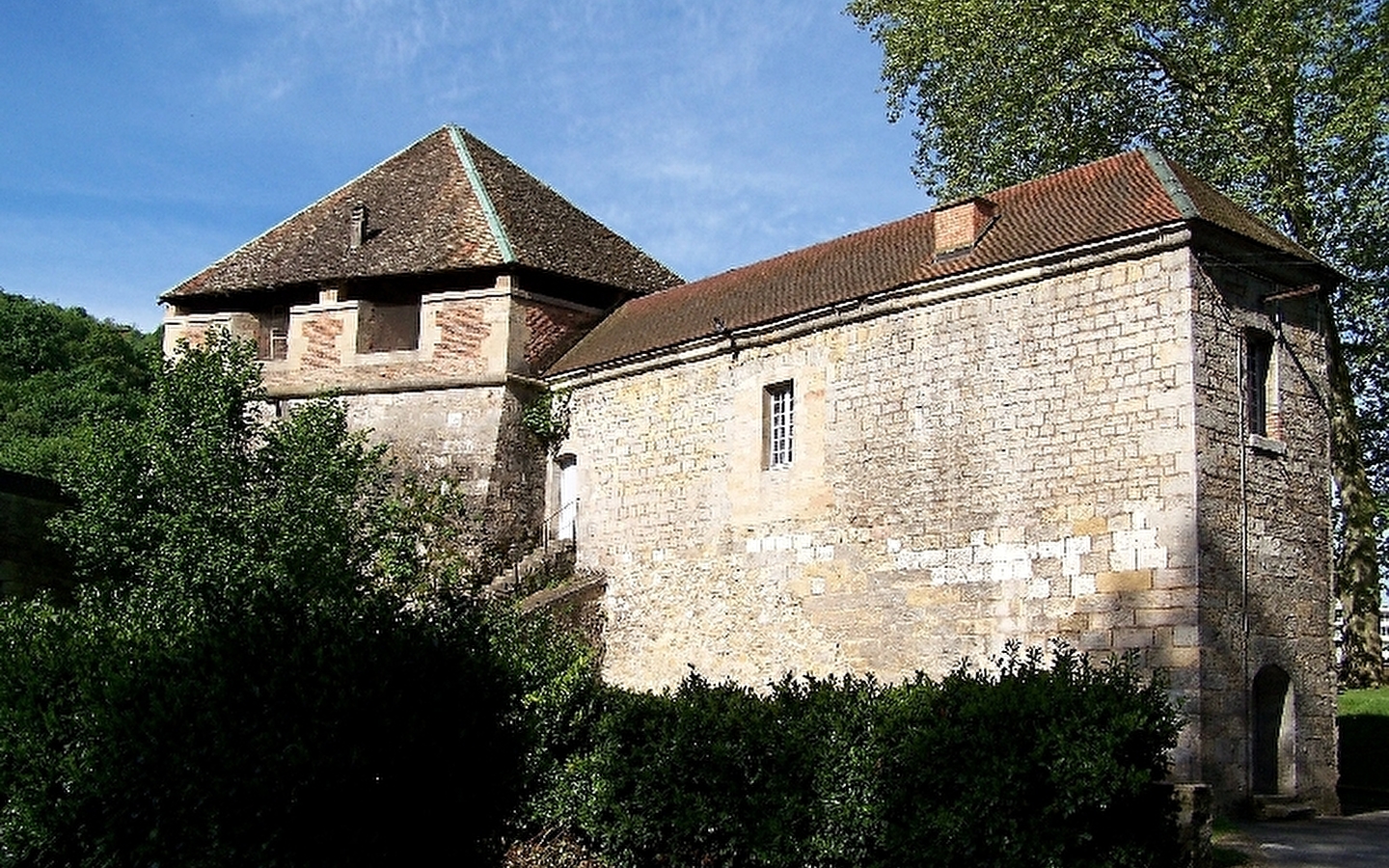 Tour à tour : Circuit - Tours bastionnées