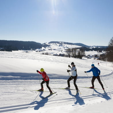 Die Berge des Jura mit nordischem Skilauf