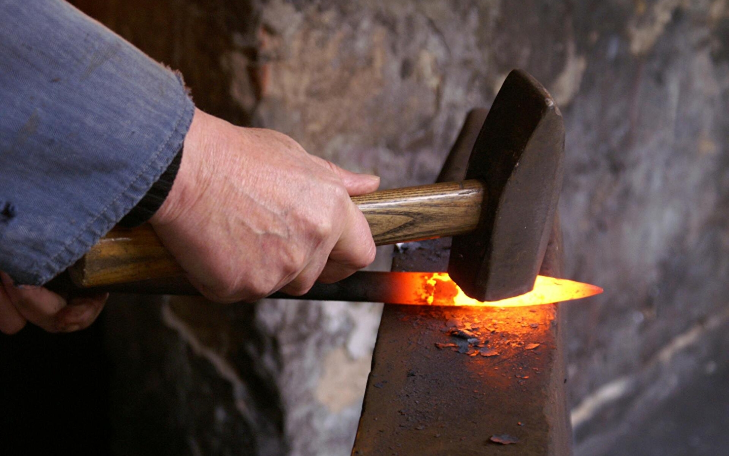 Einführungslehrgang in die Schmiedekunst: Feuerpick 3:00 Uhr