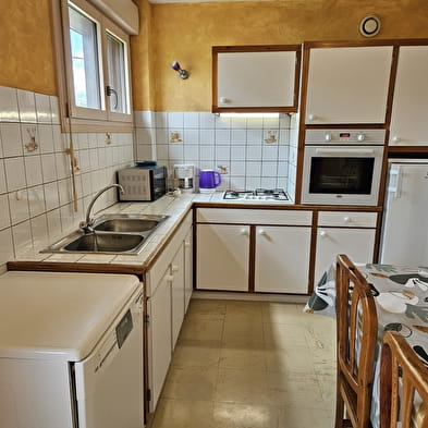 Les Trolles - Appartement en petite résidence - R612BON06