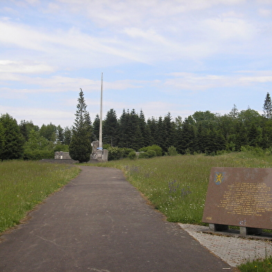 Rundweg durch den Wald von Villars-Sous-Écot Maquis-Denkmal