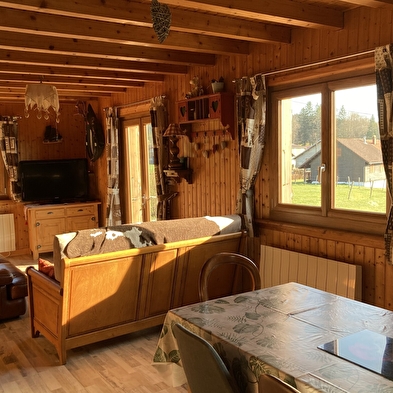 Chalet adossé à la forêt